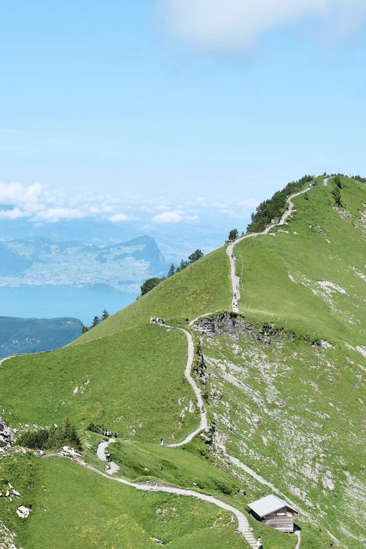🇨🇭 Stoos, Switzerland — alpine views from one of my favourite hikes near Schwyz.